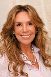 Celsa Moreno-Barker is Rockland Trust Vice President, Senior Loan Officer talks about first-time homebuying in Spanish.