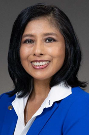 Leticia Rave Rockland Trust Vice President, CRA Loan Officer talks about first-time homebuying in Spanish.